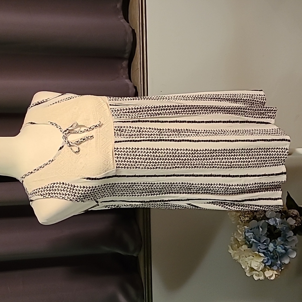 NWT Yak & Yeti Sleeveless Top